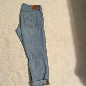 Women’s distressed boyfriend jean